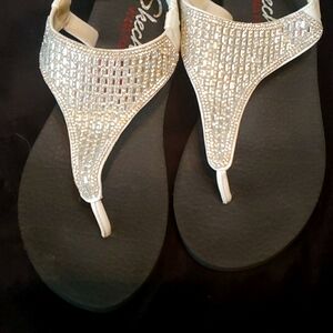 SKETCHERS YOGA FOAM THONG SANDALS